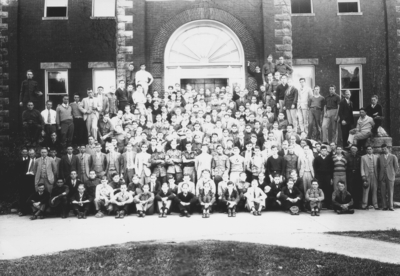 Group photograph, in front of Miller Hall