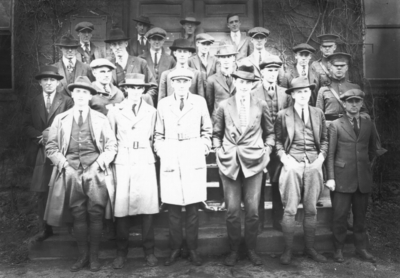 Group photograph on steps of Mechanical Hall, the original Anderson Hall