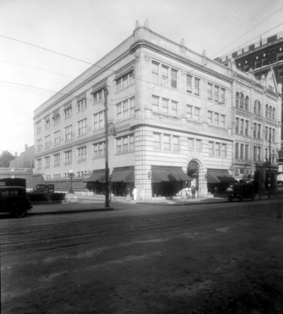 Downtown Lexington, Stewart's, next to Phoenix hotel