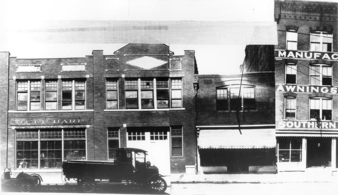 Short Street - Lime to Walnut (North), 153  Jeff Harp, Wm Elfinston, 155  (no info in Dir)  , 157  Barkley  &  Co., 159  Southern Tent  &  Awning Co