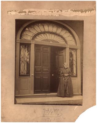 Henrietta Hunt (1805-1891) standing in the doorway of Hopemont (Hunt-Morgan House)
