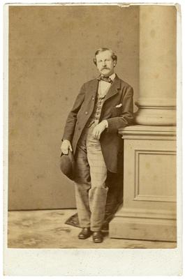 Unidentified man; Identified under                              Capt. Co H 1st Missouri Infantry in album