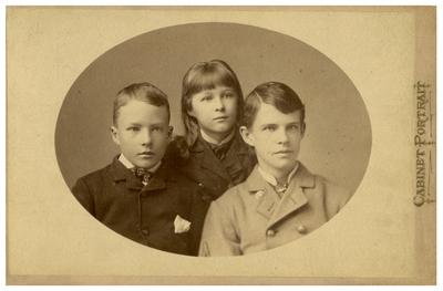 Cabinet portrait of children; (l to r) Thomas Hunt Morgan, Ellen Key Howard Morgan (1872-1955), and Charlton Morgan (1869-1934)