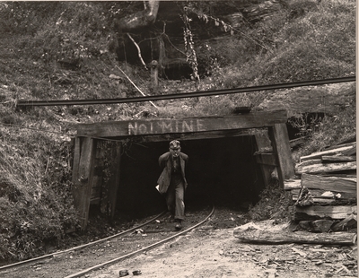 A miner.  Lejunior, Harlan County, KY. 9/13/46