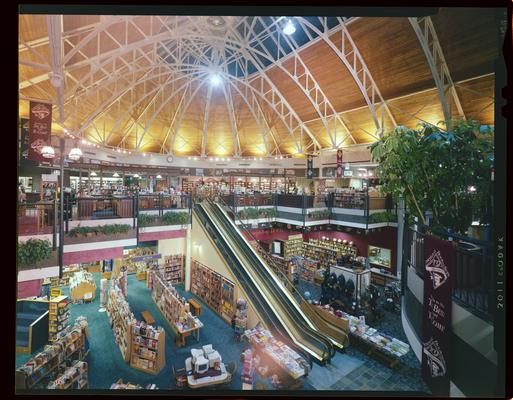 EOP Architects, Joseph Beth Booksellers, Lexington Green, Lexington, KY, 3 images