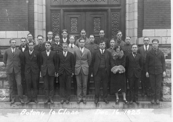 Botany class, December 16, 1925