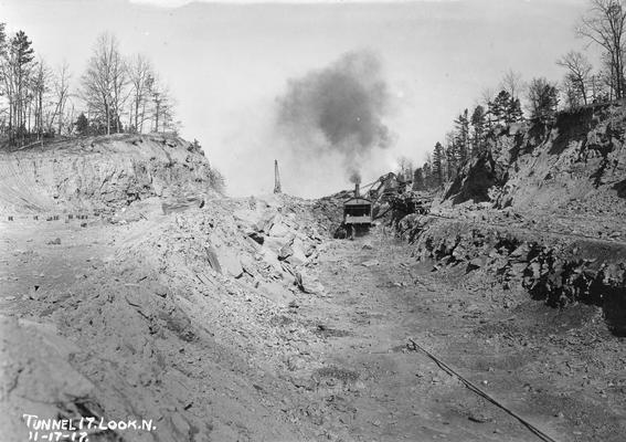 Building a tunnel, 1917