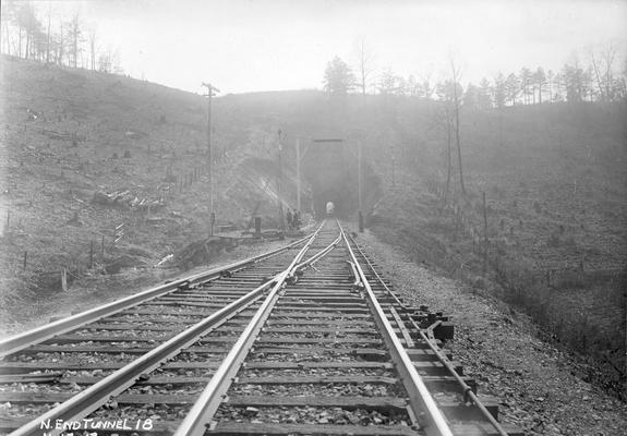 Tunnel, 1917