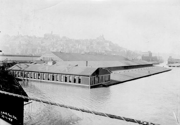 Cincinnati flood, Louisville and Nashville freight station, April 1, 1913