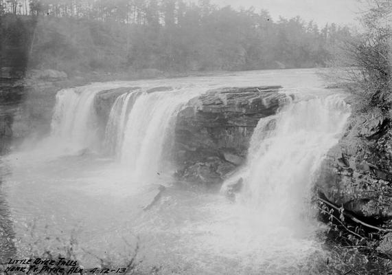 Little River Falls, near Fort Payne, Alabama