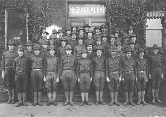 Soldiers, Carpenter unit, 1918