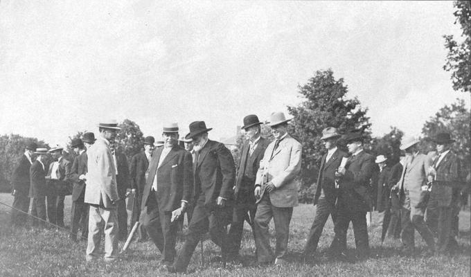 Silver Jubliee, College of Mechanical Engineering, June 1916, President Emeritus James Patterson in front with cane and President Henry Barker with boler hat behind Patterson