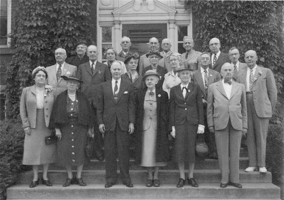 Alumni, class reunion of 1904 in 1954