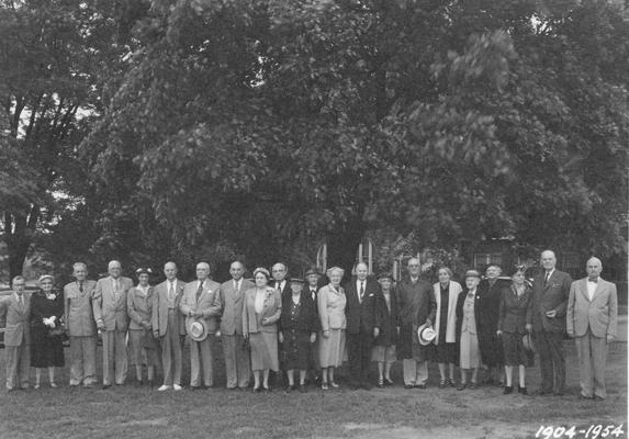 Alumni, class reunion of 1904 in 1954