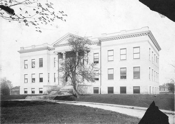 Agriculture Experiment Station / Scovell Hall, first wing built, 1904