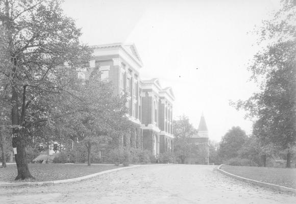 Administration unpaved drive, Administration and Gillis Buildings, circa 1908