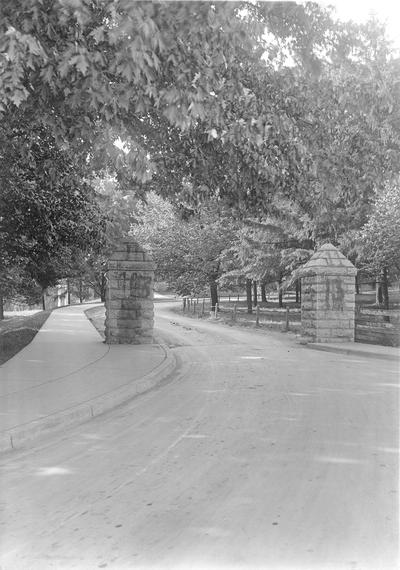 Entrance to the University of Kentucky, 1920