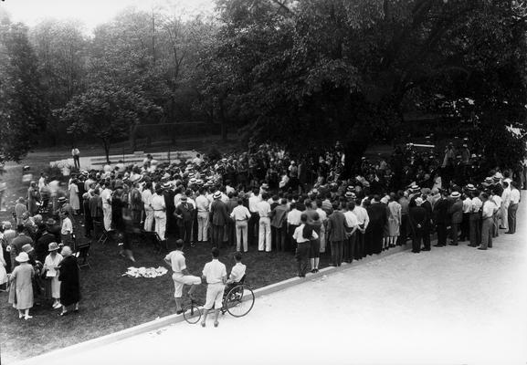 Alumni Gymnasium, Onlookers observing campus flood area