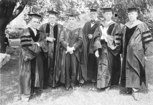 Faculty and President Frank McVey, fourth from left