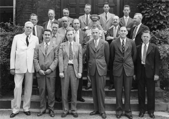 Engineering Faculty, first row, left to right, Dean James Hiram Graham, Engineering, unidentified individuals, second row, unidentified individuals, third row, Steven Crouse, Engineering, ?, ?, Lester 