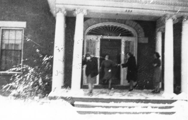 Alpha Gamma House, East Maxwell, students in snow