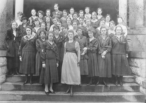 Women's Glee Club, 1918-1919