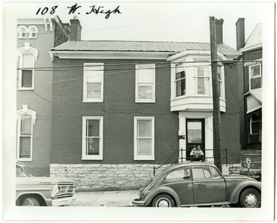 108 West High street. May have been built for Richard Higgins before 1835 or for Dr. John C. and Samuel B. Richardson afterward. Enlarged after 1840