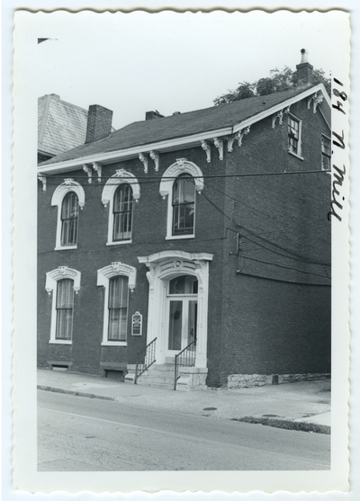 184 North Mill street, right side view(b&w). Built for David A. Sayre in 1816, then sold to Sarah Ward in 1832