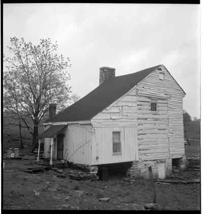 Samuel Hutton Log House, Mrs. William Collins, Clifton Road, Anderson County, Kentucky