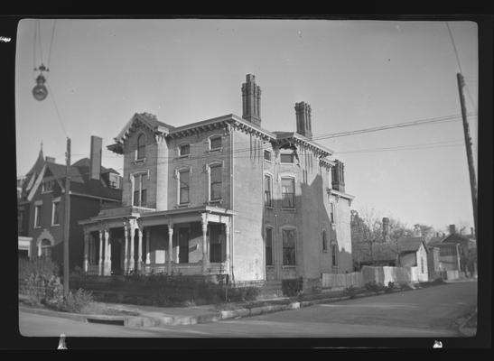 House on the corner of South Broadway and Pine Street