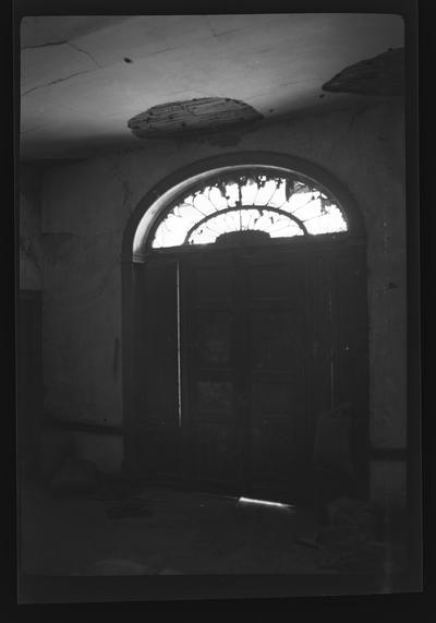 Front hall door at the Jackoniah Singleton House, Lexington-Harrodsburg Pike, Jessamine County, Kentucky
