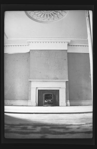 Interior of the Allen House, Cave Run Pike, near Georgetown, Kentucky in Scott County