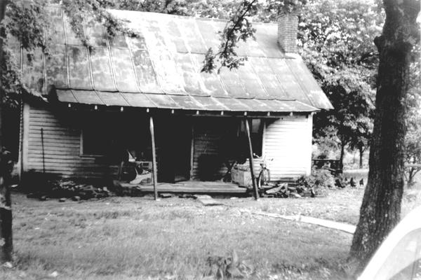 Tin-roofed shack 