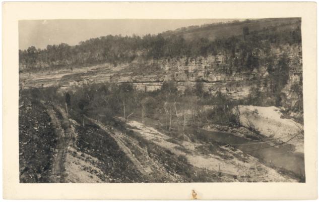 [Kentucky River Palisades.]