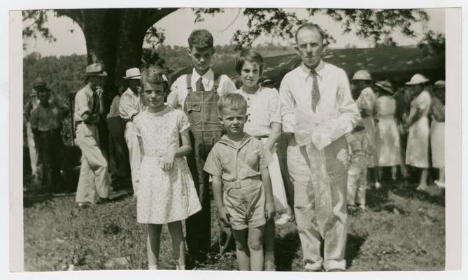 Devary family- David Devary's father, two brothers, and two sisters