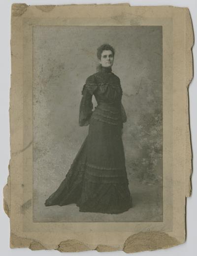 Female, unknown-portrait taken at Frank Starke studio in St. Louis, Missouri