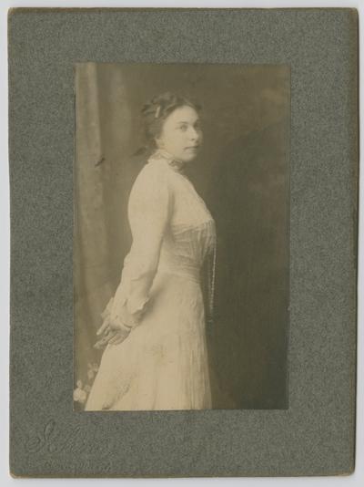 Mary Curry Desha Breckinridge, daughter of W.C.P. Breckinridge and sister of Sophinisba Preston Breckinridge. Curry died in 1918, Nisba died later in that year