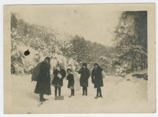 Patients, group, unknown- Pine Mountain Children going to Litle Lauel where a christmas tree for children who never saw one, Old Xmas, Jan 6