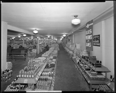 Baehr’s Giant Market (508-514 West Main); interior, wide angle                             view of store shelves