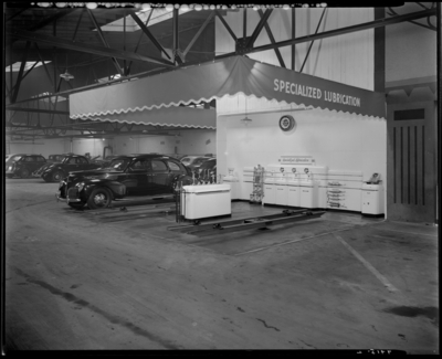 Dixie McKinley (344-348 East Main, autos), Reinhardt &                             Gaidry; interior, lubrication service bay (grease racks)