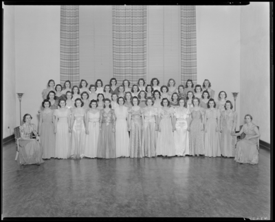 Woman’s Glee Club (1940 Kentuckian) (University of Kentucky);                             group portrait, members in formal dress (attire)