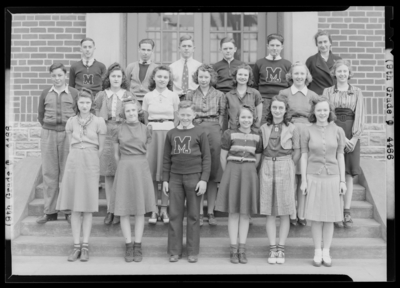 9th Grade (Ninth Grade, Grade 9), North Middletown School; class                             group portrait in front of building