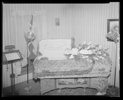 Lafe Ashford; corpse, open casket