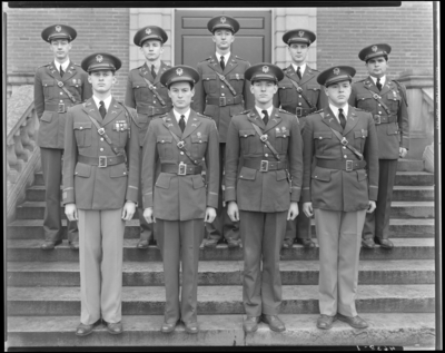 Military Graduating Class, (1941 Kentuckian) (University of                             Kentucky); Library Building, exterior steps; group portrait of members                             in uniform