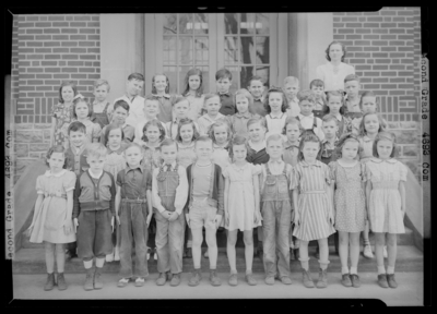 North Middletown High (School); exterior, Second (2nd) Grade,                             group portrait
