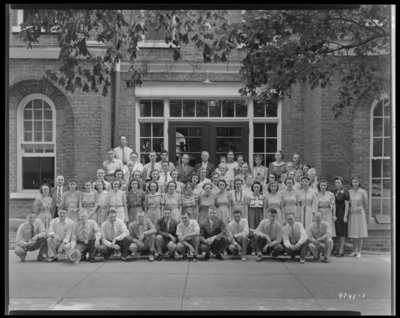 Work Shop Group; College of Commerce (White Hall), University of                             Kentucky; exterior, group portrait
