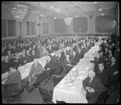 Central Kentucky Chain Store Manager Association; Ball Room,                             Phoenix Hotel; Banquet, members seated at banquet tables