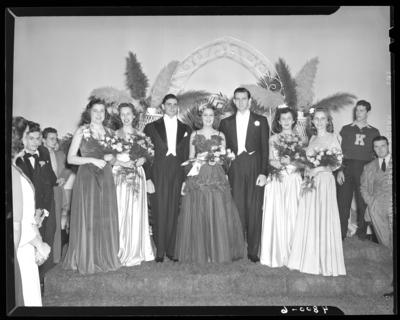 Beauty Contestants & Queen, (1942 Kentuckian) (University                             of Kentucky); Memorial Hall, interior; Queen and her court