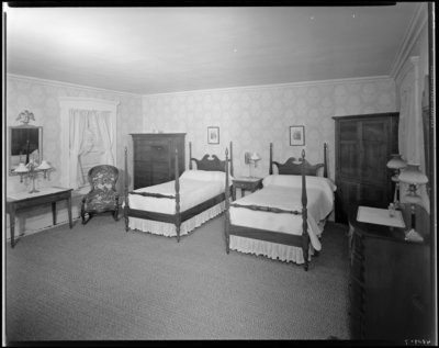 Circle M. Farm; Edward S. Moore (owner); interior,                             bedroom