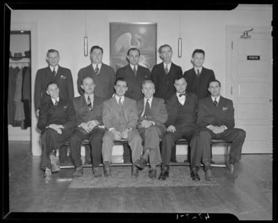 Kraft Cheese Corporation; Central Food Dealers Association,                             officers & directors meeting at the Honey Krust Bakery;                             interior, group portrait